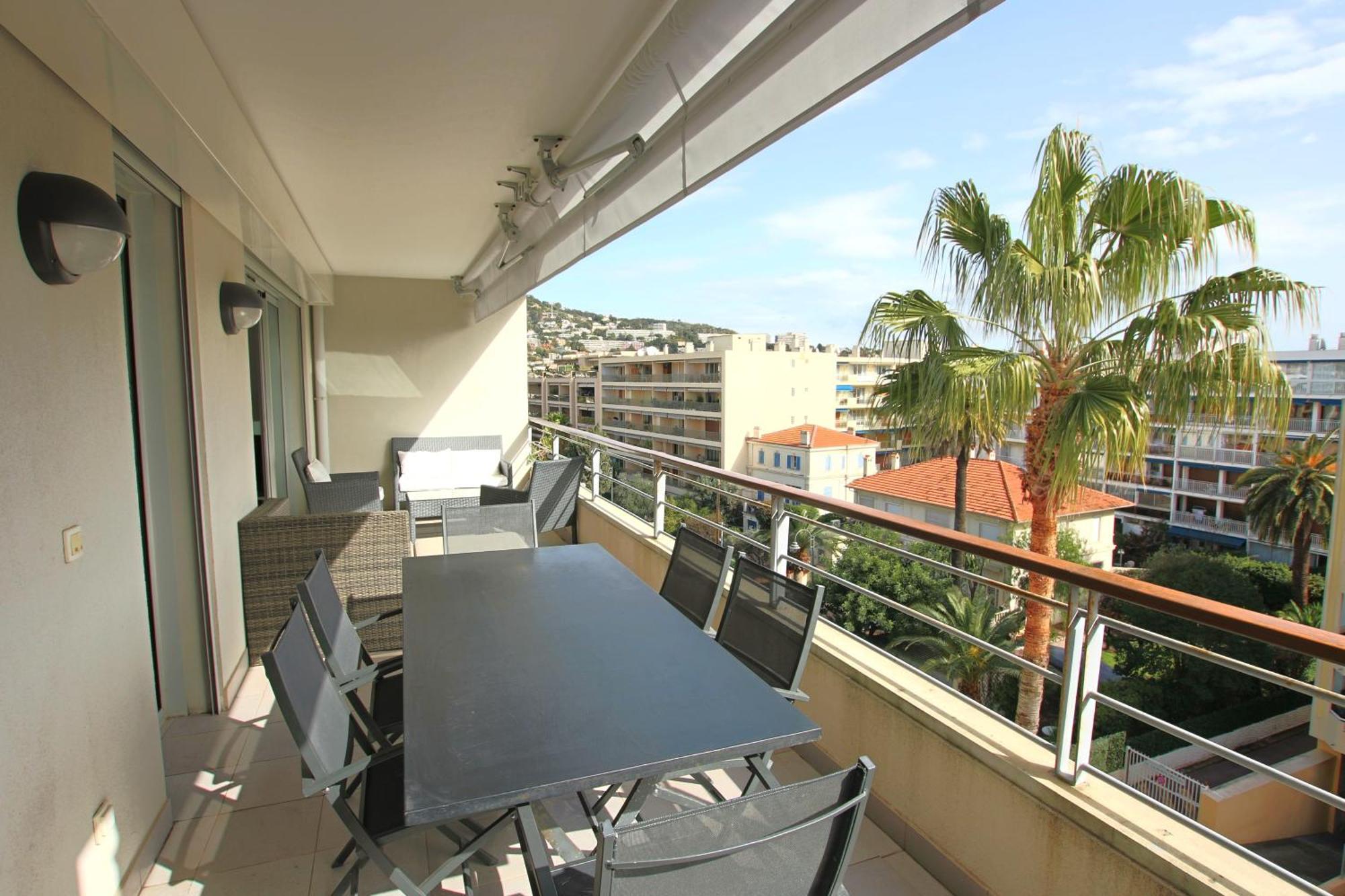 Fully Equipped Apartment With Large Terrace Lounge Area カンヌ エクステリア 写真